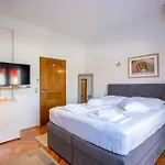 Marina 3*