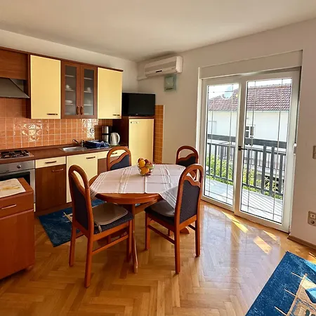 Marina 3* Okrug Gornji