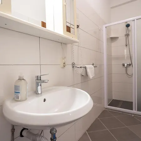 Bed & Breakfast Marina Okrug Gornji