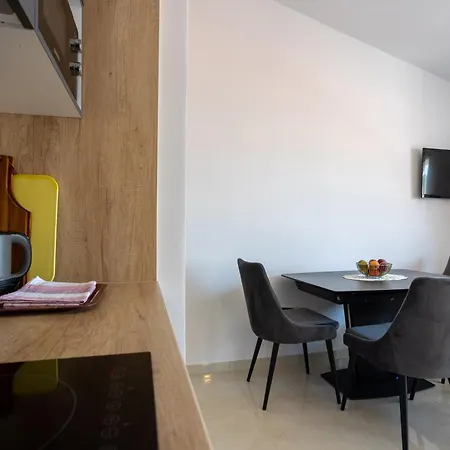 Bed and breakfast Marina Okrug Gornji