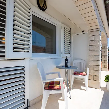 Panzió Marina Okrug Gornji