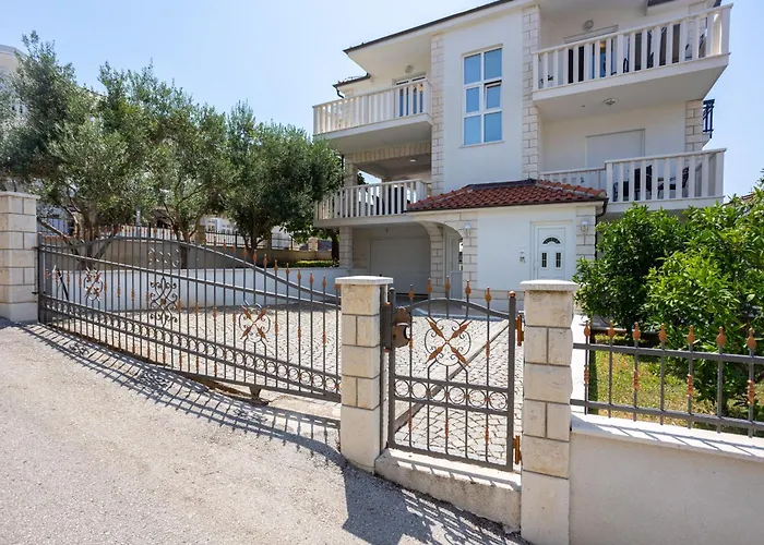 Marina Panzió Okrug Gornji