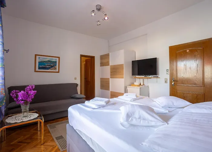 Oda ve Kahvaltı Marina