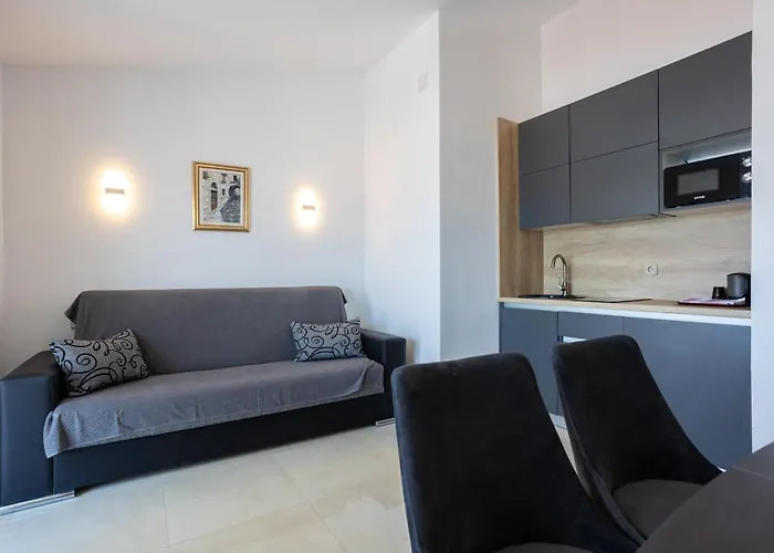 Marina 3* Okrug Gornji